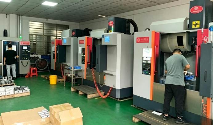 yihui CNC Machining Center